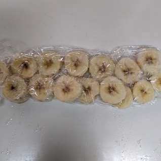 バナナの冷凍はお手軽です